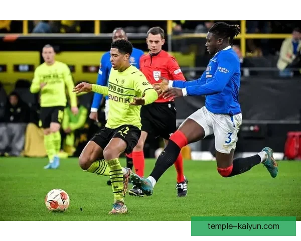 埃因霍温在新赛季的表现稳健，持续保持竞争力，备受期待。